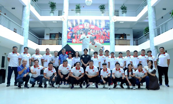 Chuyên gia Nhật Bản: 'Bóng đá Việt Nam rất có tiềm năng phát triển' Chuyên gia Nhật Bản: 'Bóng đá Việt Nam rất có tiềm năng phát triển'