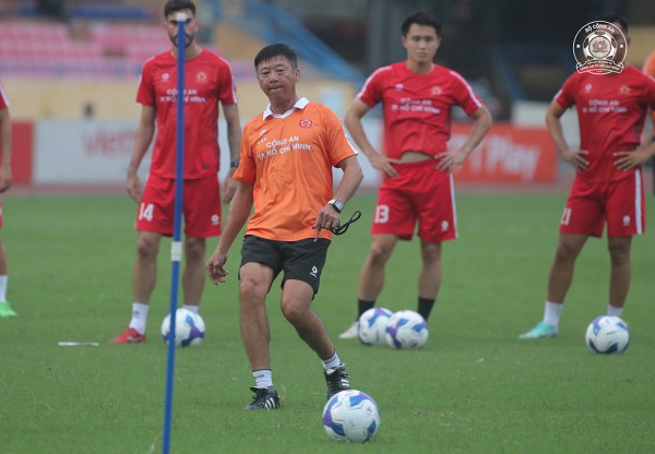 Cơ hội để CLB CA TP.HCM vả HLV Lê Huỳnh Đức lấy lại sự tự tin: HAGL khó thắng?