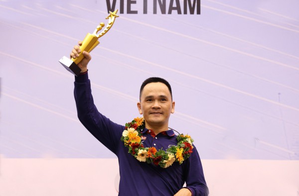 Cơ thủ Trần Đức Minh: Từ làm nghề bán giò chả đến chức vô địch World Cup