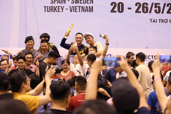 Cơ thủ Trần Đức Minh: Từ làm nghề bán giò chả đến chức vô địch World Cup