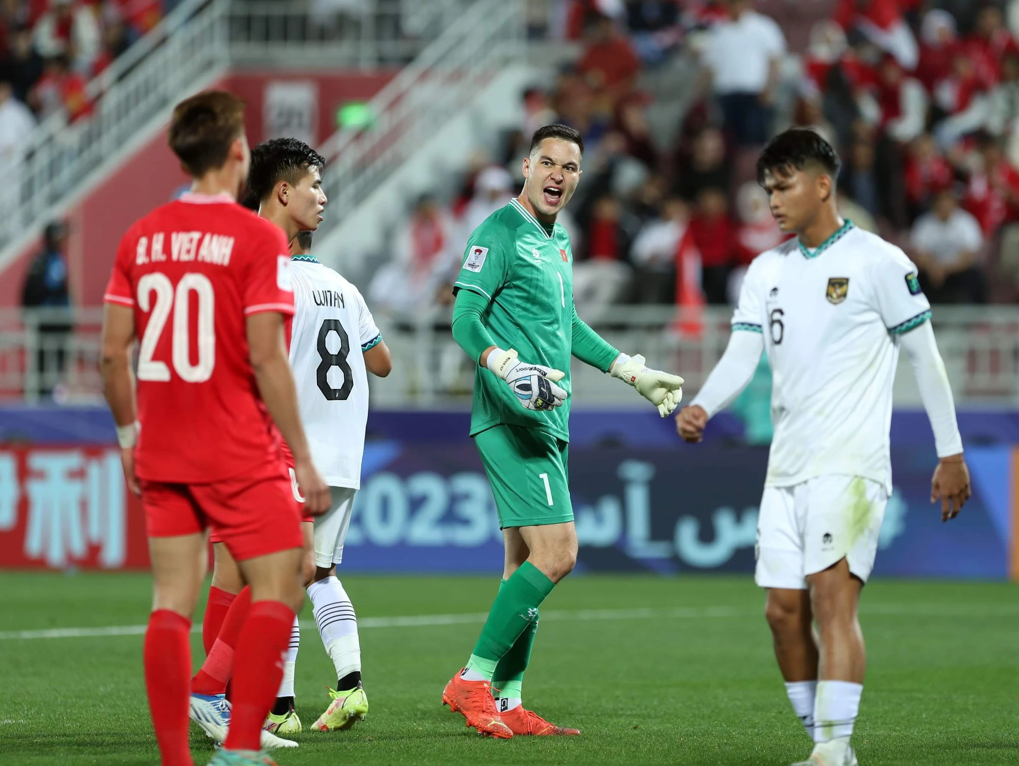 Con đường nào cho đội tuyển Việt Nam dưới thời tân HLV trưởng Kim Sang-sik? Con đường nào cho đội tuyển Việt Nam dưới thời tân HLV trưởng Kim Sang-sik?