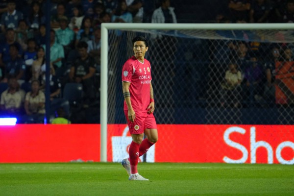 ‘Cơn lốc đường biên’ Đoàn Văn Hậu trở lại, báo Indonesia và HLV Polking ca ngợi hết lời