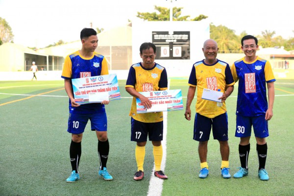 Công Nhậm lập hat-trick, Minh 'nhí' ghi cú đúp tạo kịch tính tại Trường ĐH Đồng Tháp