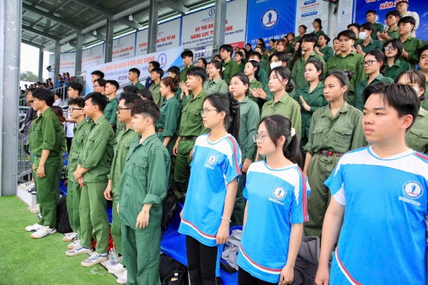 Công Nhậm lập hat-trick, Minh 'nhí' ghi cú đúp tạo kịch tính tại Trường ĐH Đồng Tháp