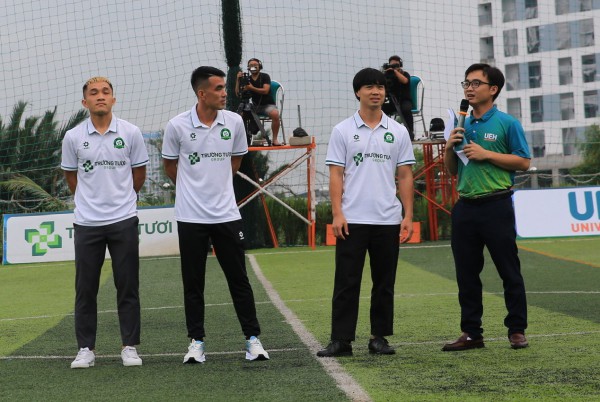 Công Phượng, Xuân Trường và Minh Vương lan tỏa cảm xúc mạnh mẽ ở giải sinh viên UEH Công Phượng, Xuân Trường và Minh Vương lan tỏa cảm xúc mạnh mẽ ở giải sinh viên UEH