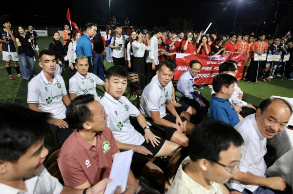 Công Phượng, Xuân Trường và Minh Vương lan tỏa cảm xúc mạnh mẽ ở giải sinh viên UEH Công Phượng, Xuân Trường và Minh Vương lan tỏa cảm xúc mạnh mẽ ở giải sinh viên UEH