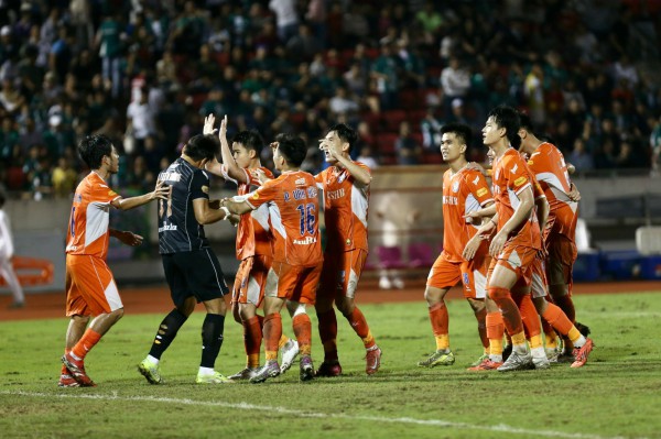 Công Phượng trải lòng đầy cảm xúc: ‘Chính từ thất bại này, tôi sẽ đứng dậy mạnh mẽ hơn’ Công Phượng trải lòng đầy cảm xúc: ‘Chính từ thất bại này, tôi sẽ đứng dậy mạnh mẽ hơn’