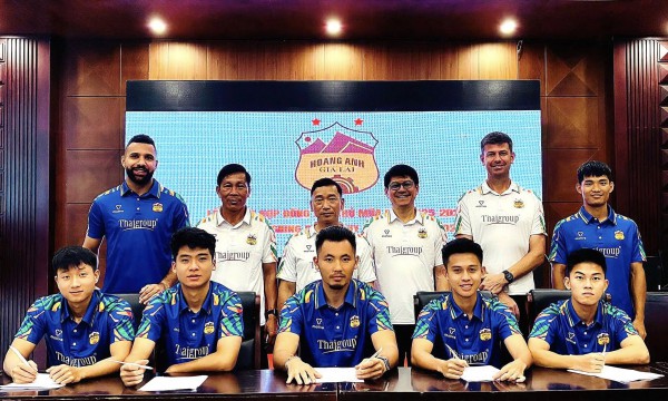 Cuộc đua tránh xuống hạng cực nóng ngay đầu mùa: HAGL 'khó thở', cựu vương V-League lao đao?