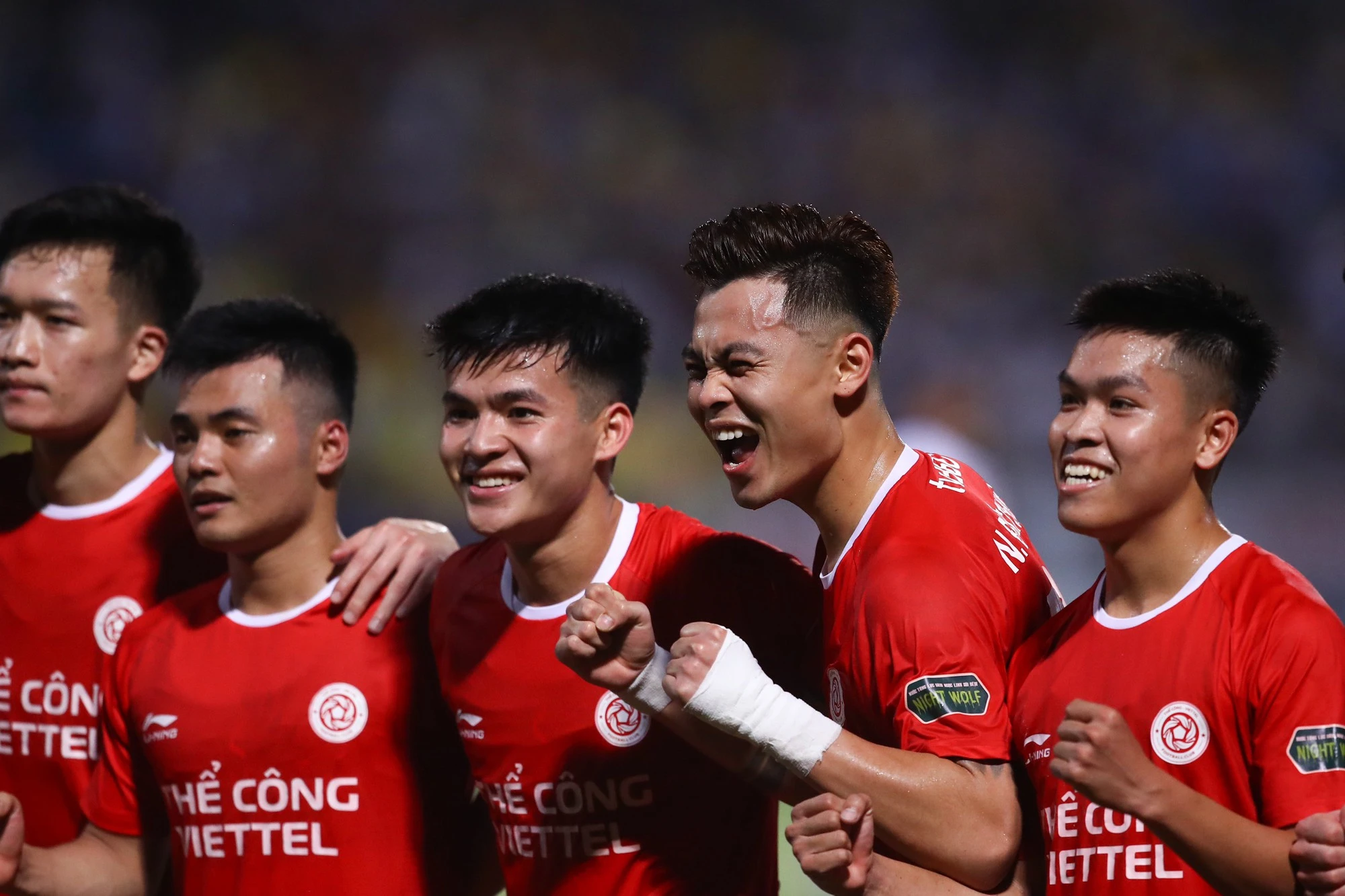 Cuộc đua vô địch V-League vẫn chưa sớm ngã ngũ