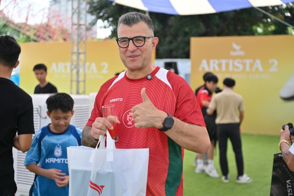 Cựu danh thủ Hồng Sơn trở thành đại sứ dòng giày Artista Cựu danh thủ Hồng Sơn trở thành đại sứ dòng giày Artista