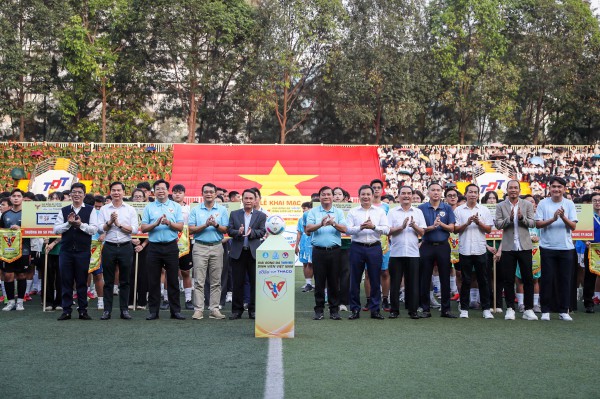 Cựu danh thủ Lưu Ngọc Hùng kỳ vọng bóng đá sinh viên Việt Nam như Nhật Bản và Hàn Quốc Cựu danh thủ Lưu Ngọc Hùng kỳ vọng bóng đá sinh viên Việt Nam như Nhật Bản và Hàn Quốc