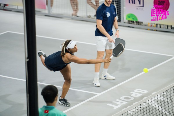 Cựu số 1 pickleball thế giới khiến khán giả TP.HCM trầm trồ Cựu số 1 pickleball thế giới khiến khán giả TP.HCM trầm trồ