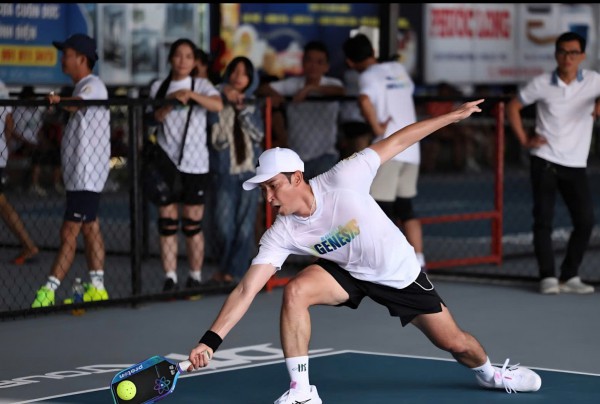 Diễn viên Huy Khánh lần đầu vô địch giải pickleball
