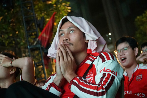 Diễn viên 'Mưa đỏ' thẫn thờ vì Arsenal bại trận!