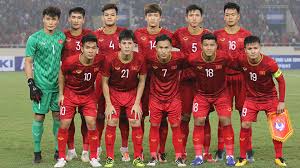 Việt Nam vẫn đứng trong top 100 trên bảng thứ tự FIFA. Ảnh: Giang Huy.