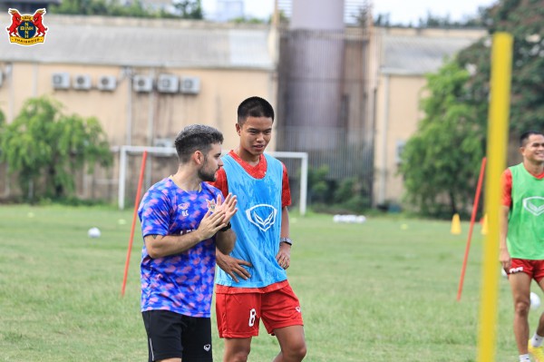 FIFA có quyết định rất quan trọng về tương lai Trần Thành Trung, HLV Kim Sang-sik vui lây FIFA có quyết định rất quan trọng về tương lai Trần Thành Trung, HLV Kim Sang-sik vui lây