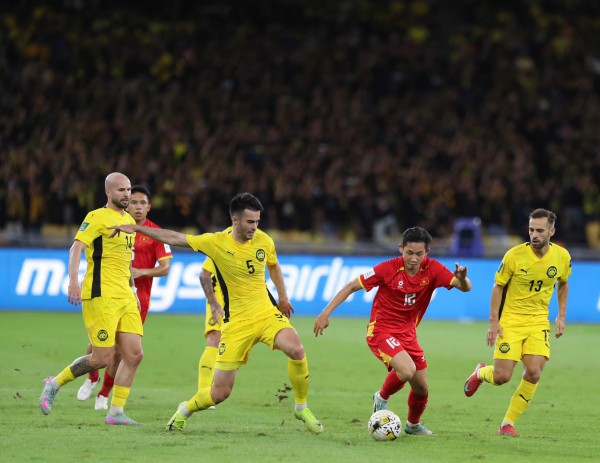 FIFA trừng phạt bóng đá Malaysia, đội tuyển Việt Nam càng kiên định con đường đi đúng đắn FIFA trừng phạt bóng đá Malaysia, đội tuyển Việt Nam càng kiên định con đường đi đúng đắn