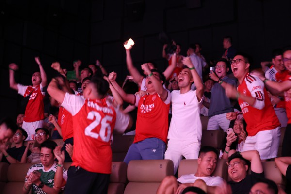 FanStation bùng nổ tinh thần 'từ fan thành bạn' đêm PSG bảo vệ ngôi vương trước Arsenal