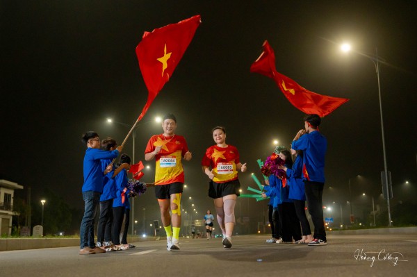 Gần 700 chiến sĩ công an cùng hàng nghìn VĐV tranh tài giải chạy ý nghĩa tại Nghệ An