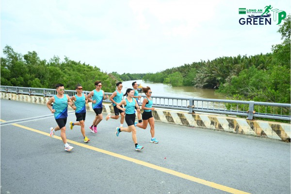 Giải Long An Half Marathon 2024 đóng góp 22.000 cây xanh trồng rừng nguyên sinh