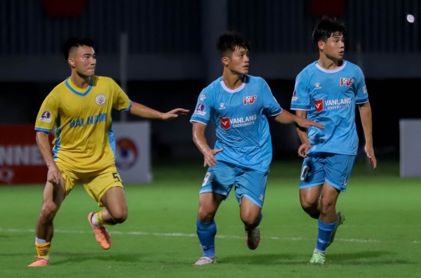 Giải bóng đá hạng nhì: Chiến thắng đầu tay của cựu tuyển thủ Phan Thanh Bình