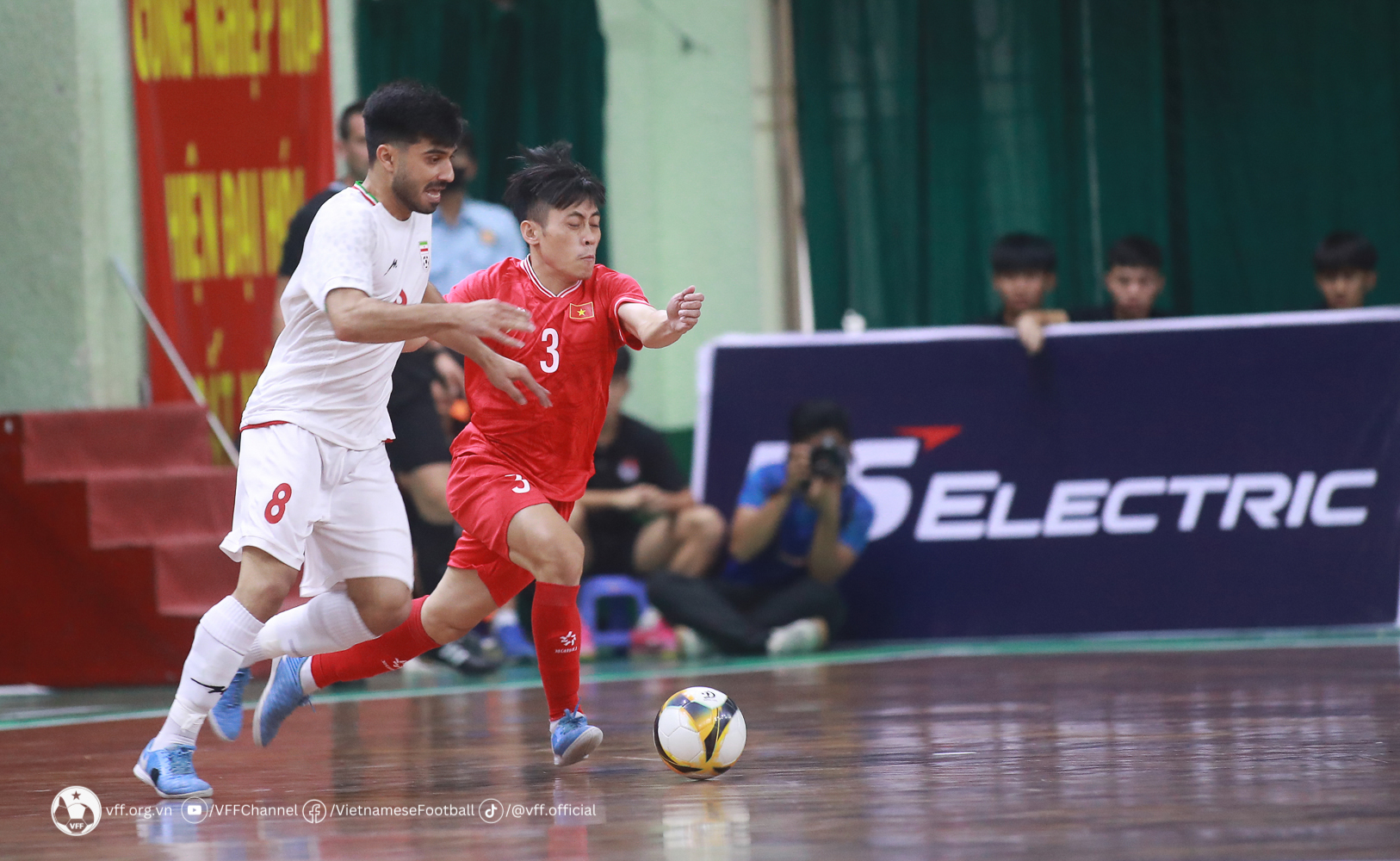 Giải futsal quốc tế 2024: ĐT Việt Nam tiếp tục "ghi điểm" dù không tạo được bất ngờ trước Iran