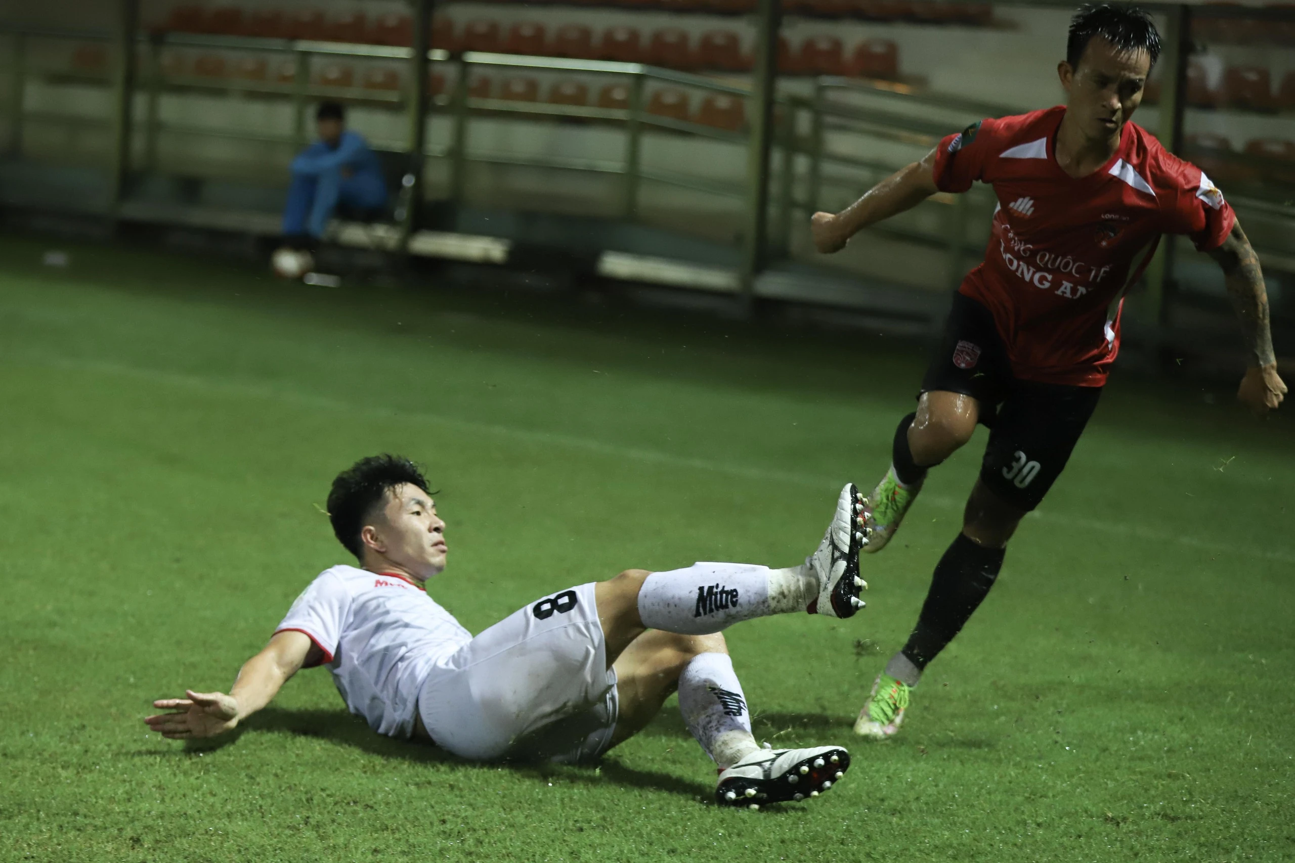 Giải hạng nhất: Trường Tươi Bình Phước phà hơi nóng vào PVF-CAND, suất play-off cạnh tranh khốc liệt