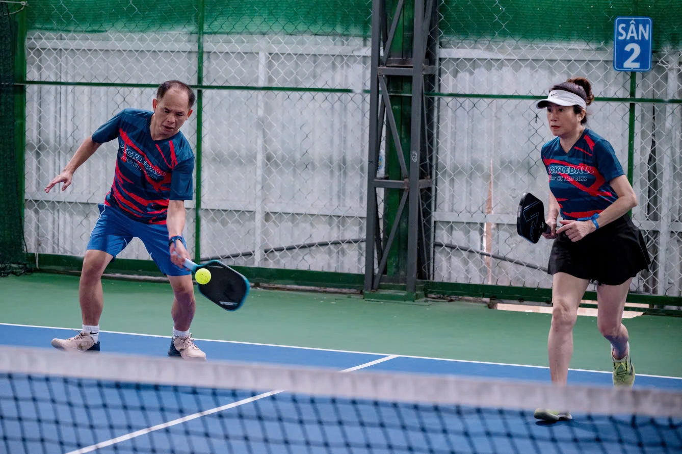 Giải pickleball doanh nhân ủng hộ chương trình xã hội của Báo Thanh Niên