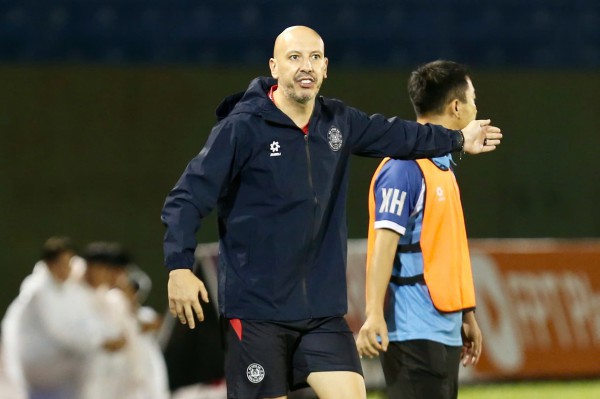 HAGL bị phạt vì lý do bất ngờ, V-League lo lắng các sân mất điện đột ngột sau mưa bão