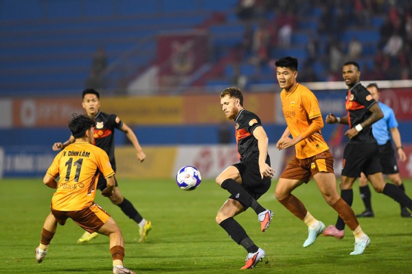 HAGL khiến V-League ngỡ ngàng: 'Bó đũa' khó bẻ, thăng hoa tột độ nhờ...