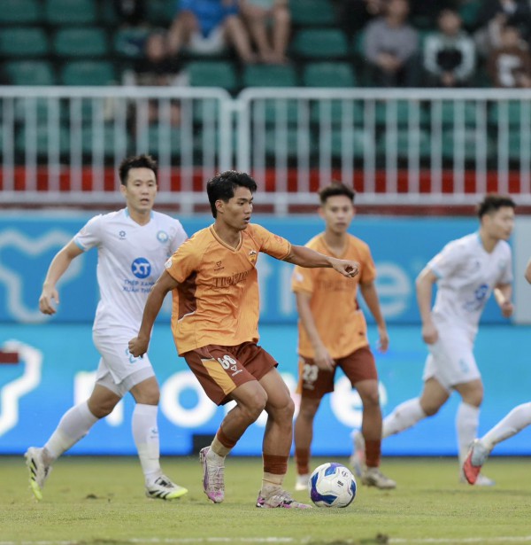 HAGL liên tiếp gây bất ngờ: Cú hích lớn để bứt khỏi khủng hoảng HAGL liên tiếp gây bất ngờ: Cú hích lớn để bứt khỏi khủng hoảng