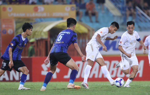 HAGL 'phiên bản 2K' trẻ nhất V-League gây sốc với sự lột xác ngoạn mục