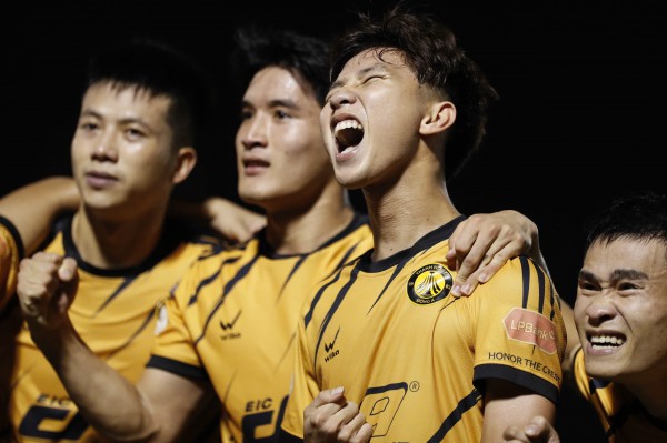 HAGL và nhóm đua trụ hạng hồi sinh rực lửa, V-League đáng xem hơn nhiều