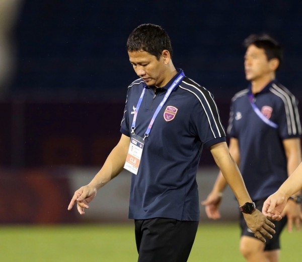 HLV Anh Đức nói gì về ghế nóng khi Becamex TP.HCM thua 5 trận liền: Tôi không lo…