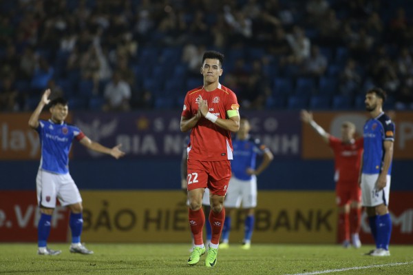 HLV Huỳnh Đức tiết lộ 'chiêu độc' giúp Tiến Linh tỏa sáng, HLV Anh Đức thua vẫn không cáu HLV Huỳnh Đức tiết lộ 'chiêu độc' giúp Tiến Linh tỏa sáng, HLV Anh Đức thua vẫn không cáu