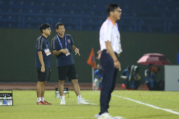 HLV Huỳnh Đức tiết lộ 'chiêu độc' giúp Tiến Linh tỏa sáng, HLV Anh Đức thua vẫn không cáu HLV Huỳnh Đức tiết lộ 'chiêu độc' giúp Tiến Linh tỏa sáng, HLV Anh Đức thua vẫn không cáu