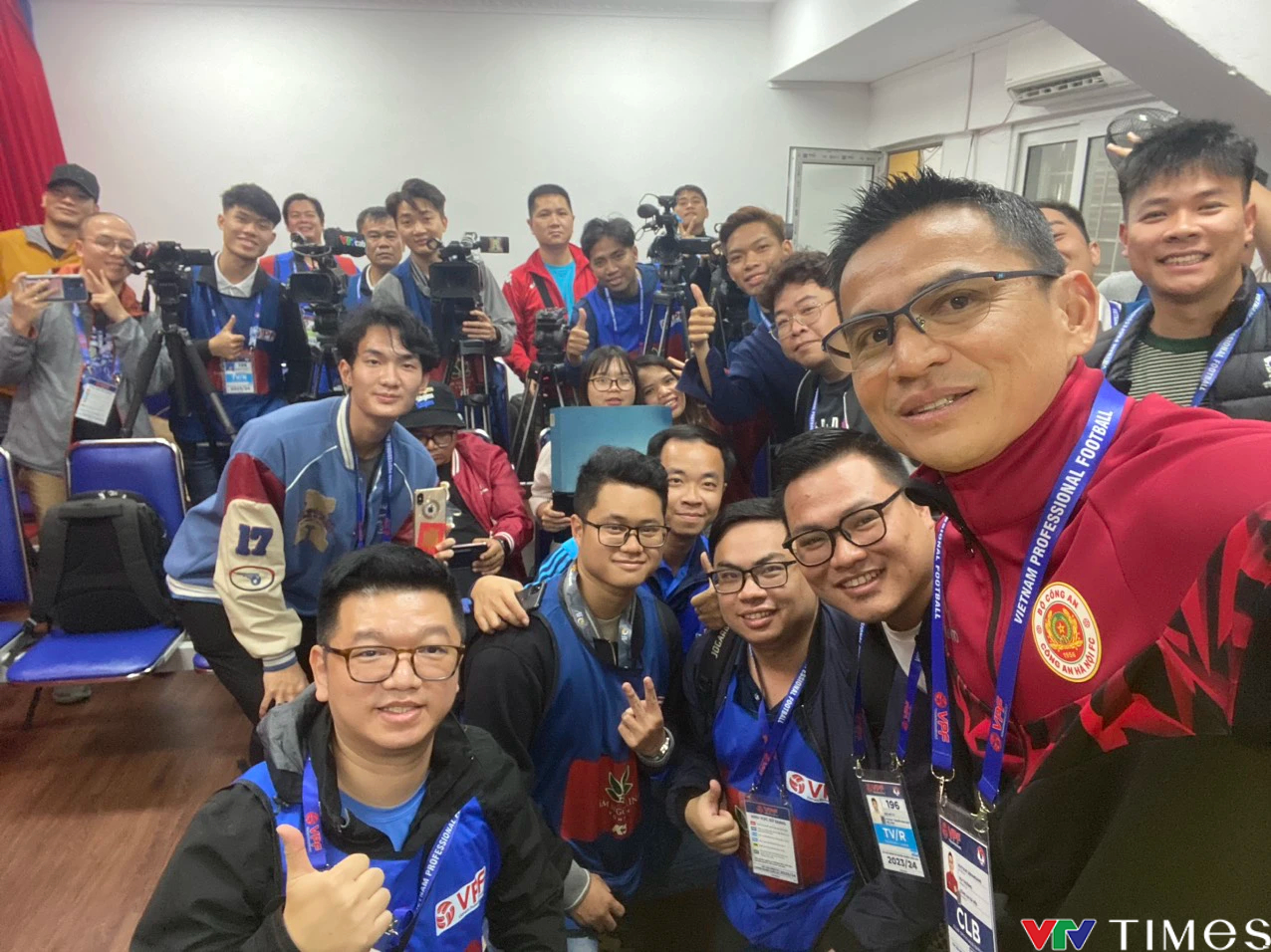 HLV Kiatisuk thân thiện, chuyên nghiệp, mong muốn nhiều cầu thủ Việt Nam sang chơi bóng ở Thai League.