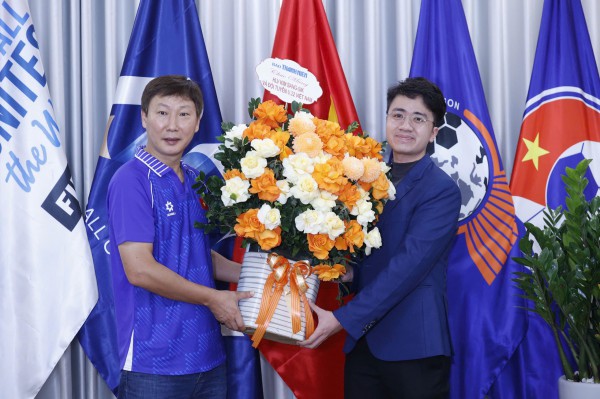 HLV Kim Sang-sik đã quá siêu ở khu vực, cần khẳng định đẳng cấp ở tầm châu Á HLV Kim Sang-sik đã quá siêu ở khu vực, cần khẳng định đẳng cấp ở tầm châu Á