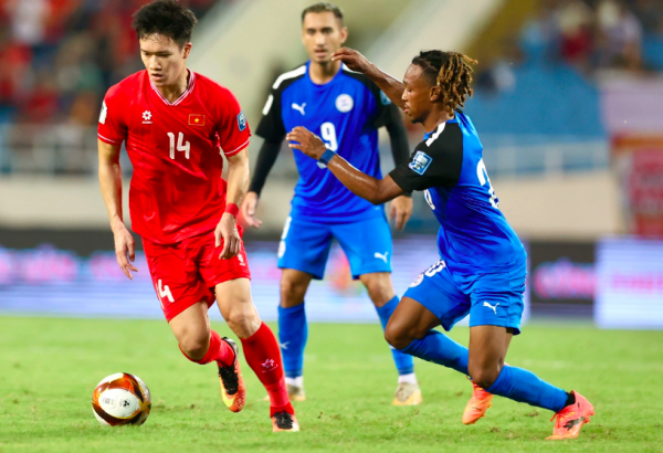 HLV Kim Sang-sik sẽ ‘biến hình’ đội tuyển Việt Nam: Vừa khéo vừa khỏe và phải biết thắng! HLV Kim Sang-sik sẽ ‘biến hình’ đội tuyển Việt Nam: Vừa khéo vừa khỏe và phải biết thắng!