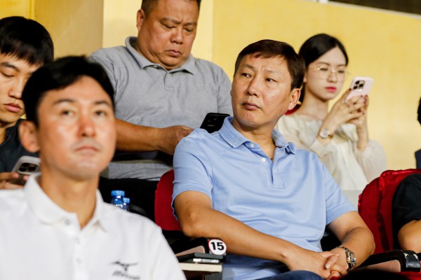 HLV Kim Sang-sik tìm 'quân bài tẩy' cho U.23 Việt Nam ở SEA Games 33 HLV Kim Sang-sik tìm 'quân bài tẩy' cho U.23 Việt Nam ở SEA Games 33