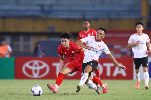 HLV Lê Huỳnh Đức chê học trò nôn nóng, HLV Polking 'Tiến Linh hay nhất Việt Nam, nhưng...' HLV Lê Huỳnh Đức chê học trò nôn nóng, HLV Polking 'Tiến Linh hay nhất Việt Nam, nhưng...'