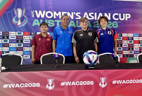 HLV Mai Đức Chung: 'Đội tuyển nữ Việt Nam không quan tâm bảng khác, phải nỗ lực' HLV Mai Đức Chung: 'Đội tuyển nữ Việt Nam không quan tâm bảng khác, phải nỗ lực'