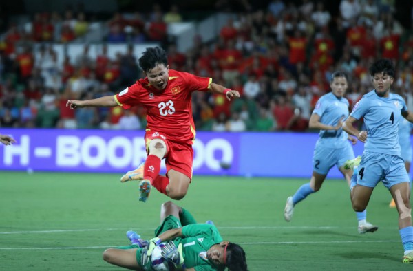 HLV Mai Đức Chung: 'Đội tuyển nữ Việt Nam không quan tâm bảng khác, phải nỗ lực' HLV Mai Đức Chung: 'Đội tuyển nữ Việt Nam không quan tâm bảng khác, phải nỗ lực'