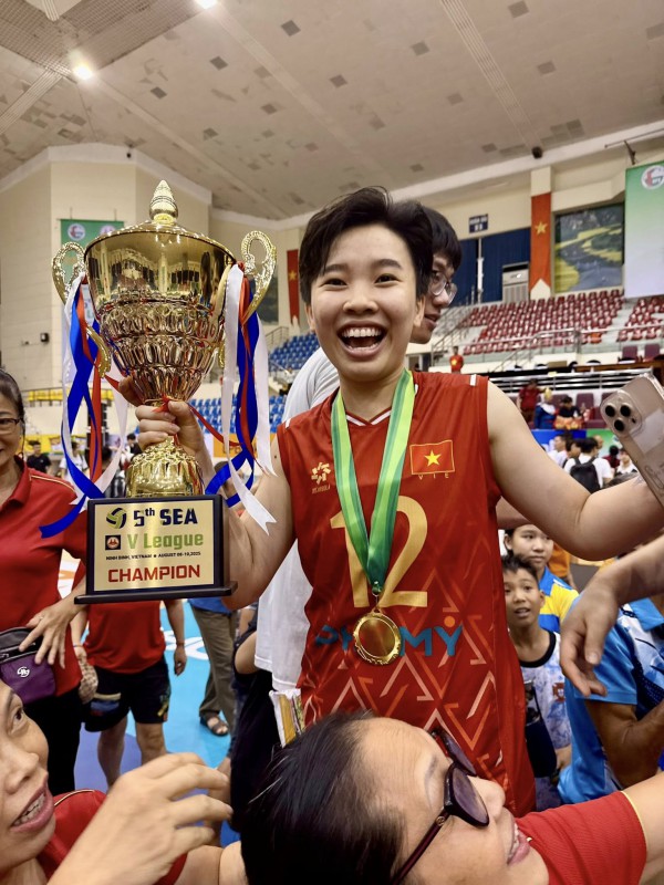 HLV Nguyễn Tuấn Kiệt cùng dàn sao bóng chuyền gia nhập CLB Hà Nội Tasco Auto HLV Nguyễn Tuấn Kiệt cùng dàn sao bóng chuyền gia nhập CLB Hà Nội Tasco Auto