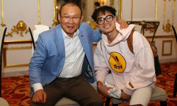 HLV Park Hang-seo nghẹn ngào tri ân người hâm mộ Việt Nam