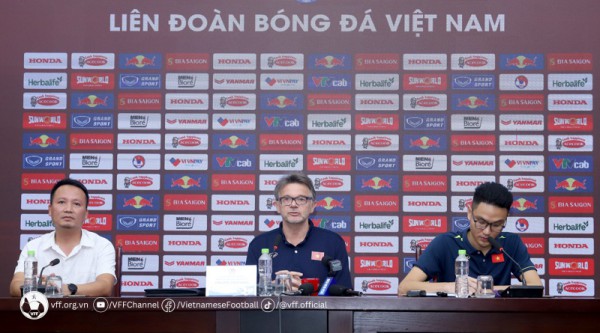 HLV Philippe Troussier chọn đội hình thi đấu FIFA Days cho ĐT Việt Nam từ 58 cầu thủ được triệu tập