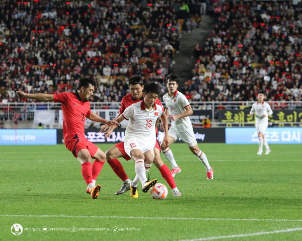 HLV Philippe Troussier: “Đội tuyển Việt Nam xứng đáng có 1-2 bàn thắng vào lưới Hàn Quốc”