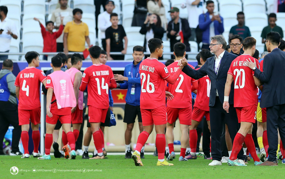HLV Philippe Troussier: “Đội tuyển cần giữ sự tự tin, tích cực để chuẩn bị cho trận đấu gặp Indonesia”