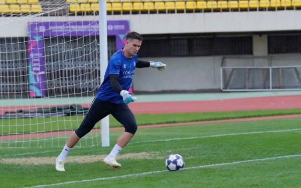 HLV Polking chia sẻ gan ruột về Nguyễn Filip: 'Cậu ấy vẫn là số 1 đấy, tuy nhiên...' HLV Polking chia sẻ gan ruột về Nguyễn Filip: 'Cậu ấy vẫn là số 1 đấy, tuy nhiên...'