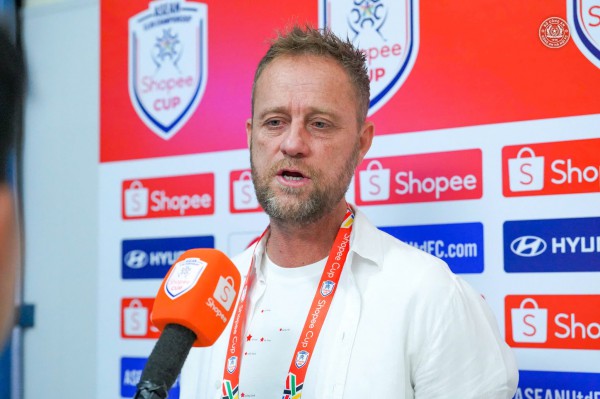 HLV Polking 'đừng nói CLB CAHN thắng may mắn', HLV Cebu cay đắng vì thua phút cuối HLV Polking 'đừng nói CLB CAHN thắng may mắn', HLV Cebu cay đắng vì thua phút cuối